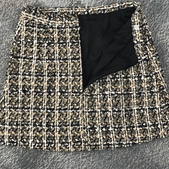 💥NEW💥Plaid Tweed Mini Skirt - Picture 6 of 8